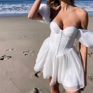 Adeirlina Corset Mini Dress Size Medium NWOT in‎ Glossy White